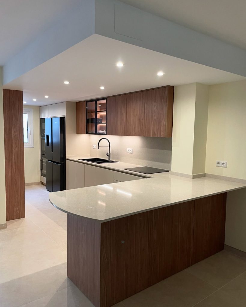 open plan kitchen in marbella